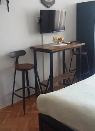 Rab-centar Guest house *