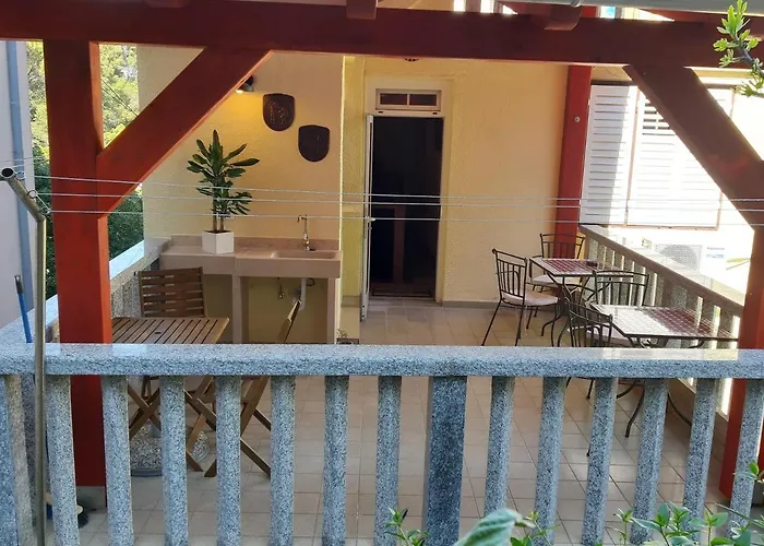 Rab-centar Pensiune 4*